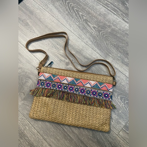 NWOT Bohemian Tan and Multicolor Fringe Crossbody Bag Southwestern Rodeo Light - Picture 1 of 11